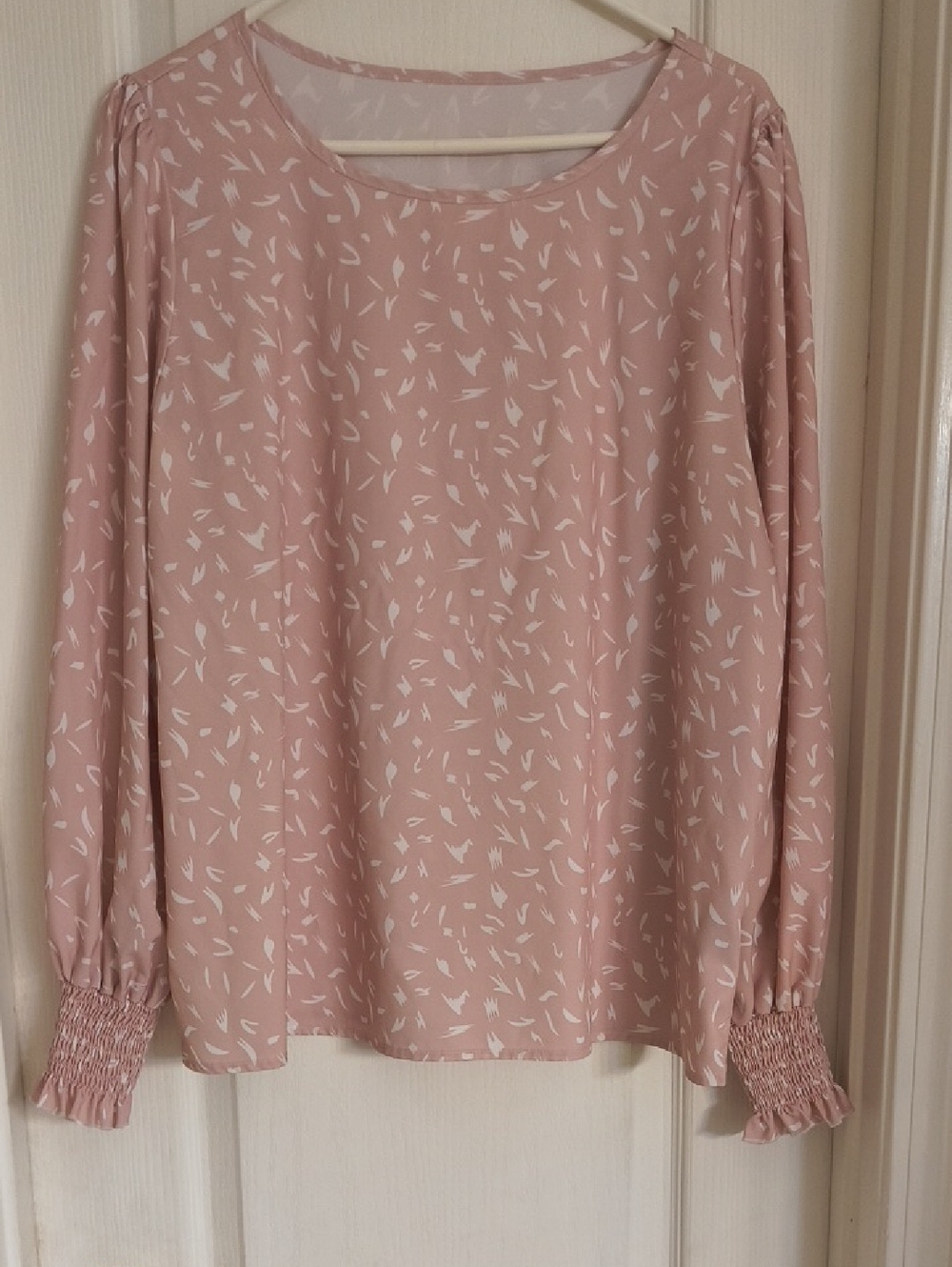 Women's Dusty Rose Long-Sleeve Printed Blouse